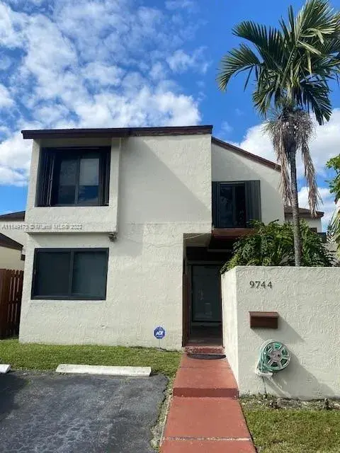 2 bedroom 1 bath Residential Lease for rent at 9744 NW 4th Ln # 9744, Miami FL 33172