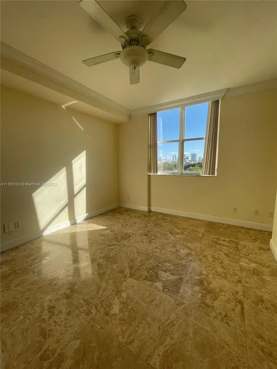 1350 NW 8th Ct # 4, Miami FL 33136
