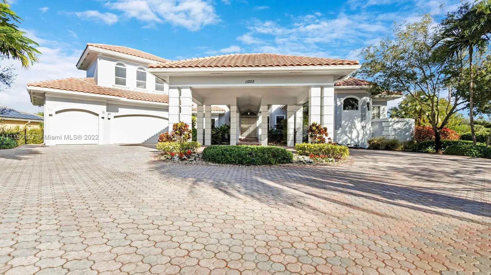 8 bedroom 5 bath for rent at 11203 NW 9th St, Plantation FL 33325