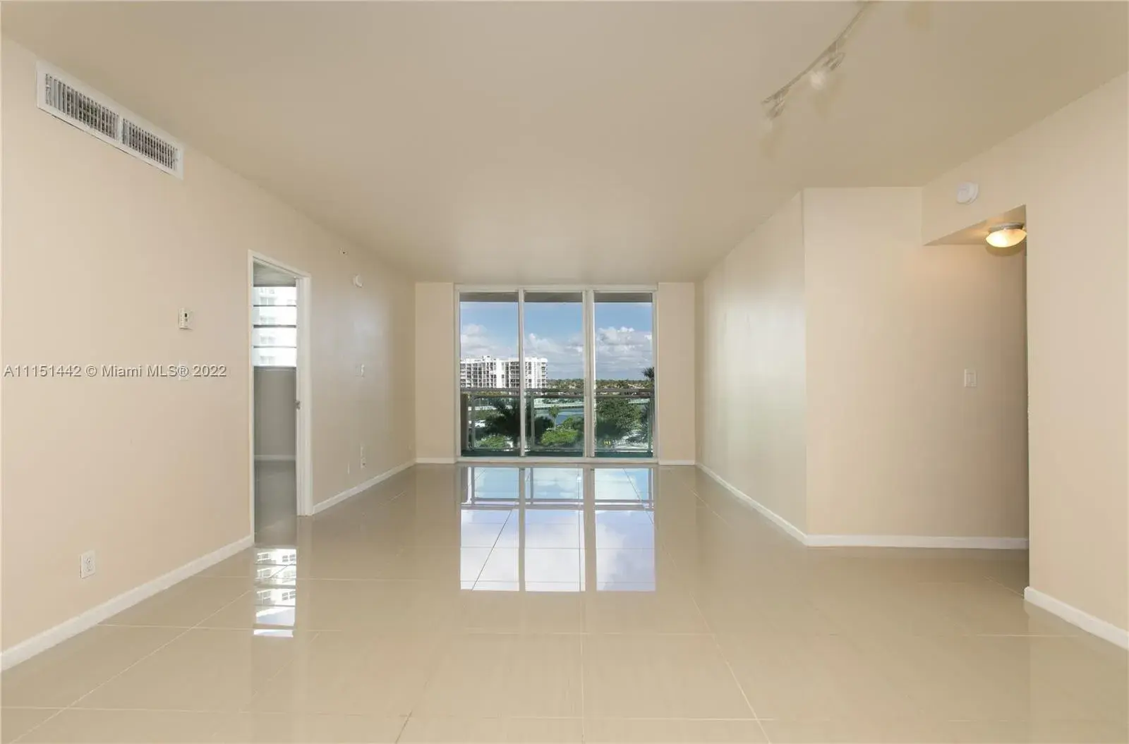 2 bedroom 2 bath Residential Lease for rent at 3001 S Ocean Dr # 529, Hollywood FL 33019