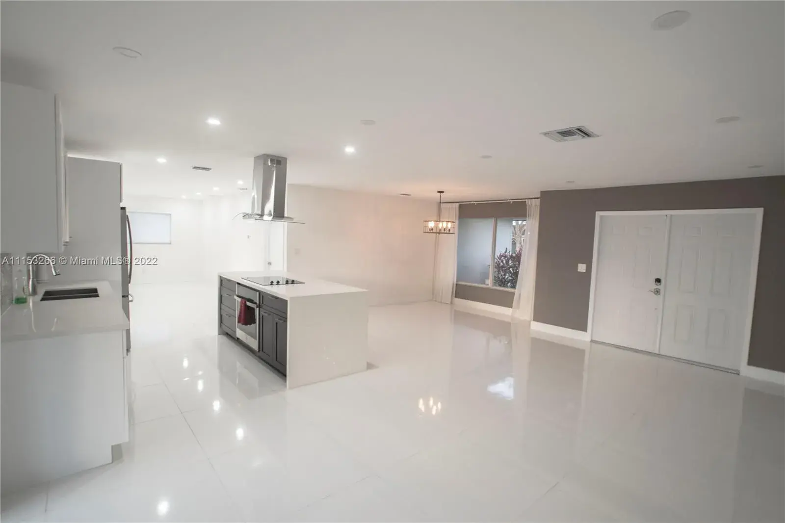 1081 NW 74th Ter, Plantation FL 33313