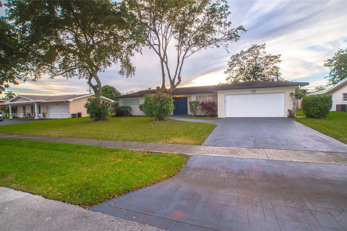 1081 NW 74th Ter, Plantation FL 33313