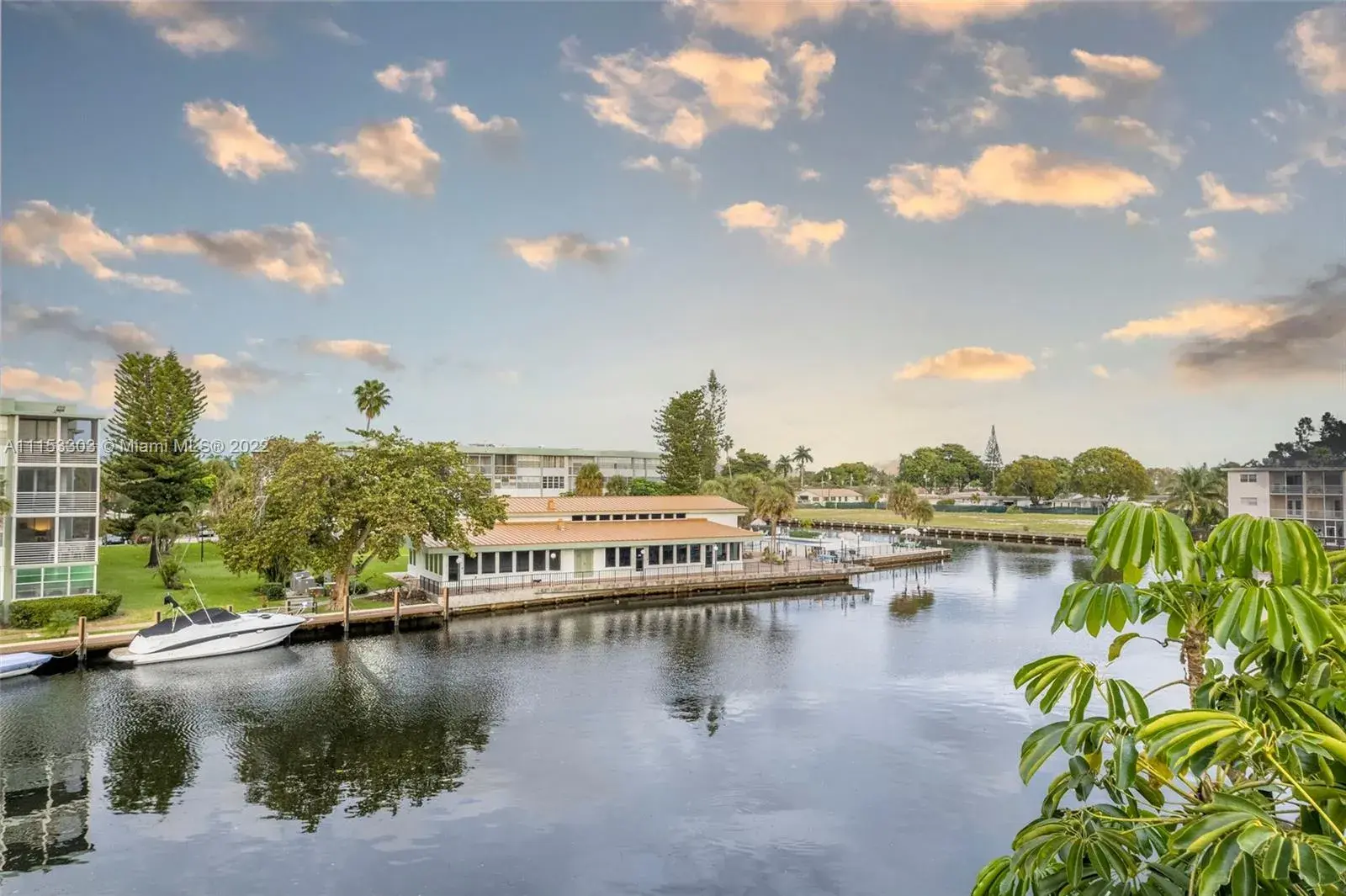 1 bedroom 1 bath Residential for sale at 2741 Taft St # 401, Hollywood FL 33020