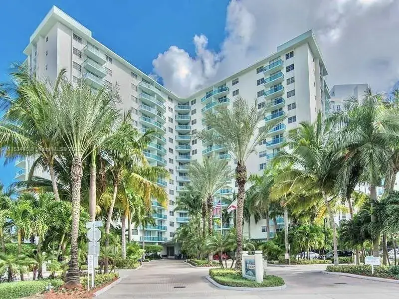 2 bedroom 2 bath for sale at 3901 S Ocean Dr # 8W, Hollywood FL 33019