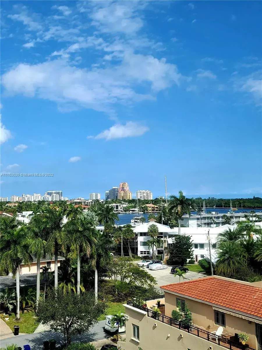 2555 NE 11th St # 706, Fort Lauderdale FL 33304