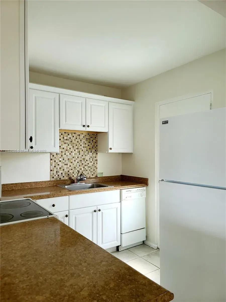 2555 NE 11th St # 706, Fort Lauderdale FL 33304