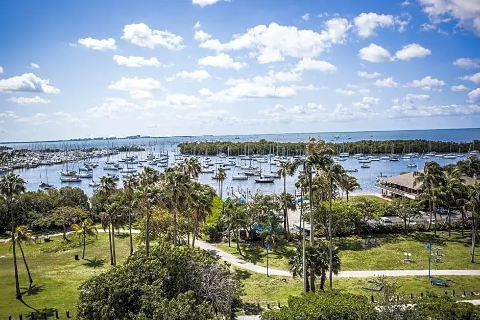 1 bedroom 1 bath for sale at 2951 S Bayshore Dr # 717, Miami FL 33133