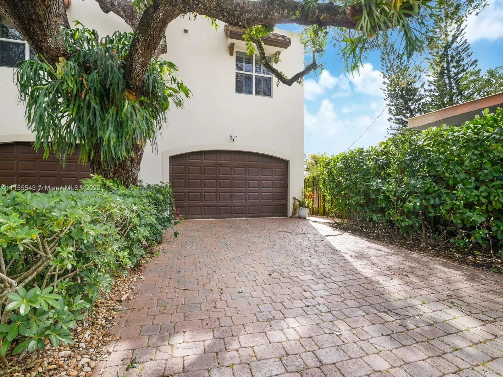 605 SW 10th St, Fort Lauderdale FL 33315