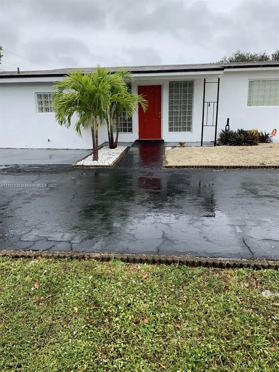 Commercial Sale for sale at 7191 Taft St, Hollywood FL 33024