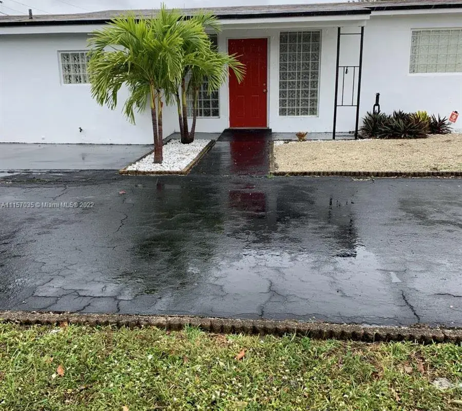 7191 Taft St, Hollywood FL 33024