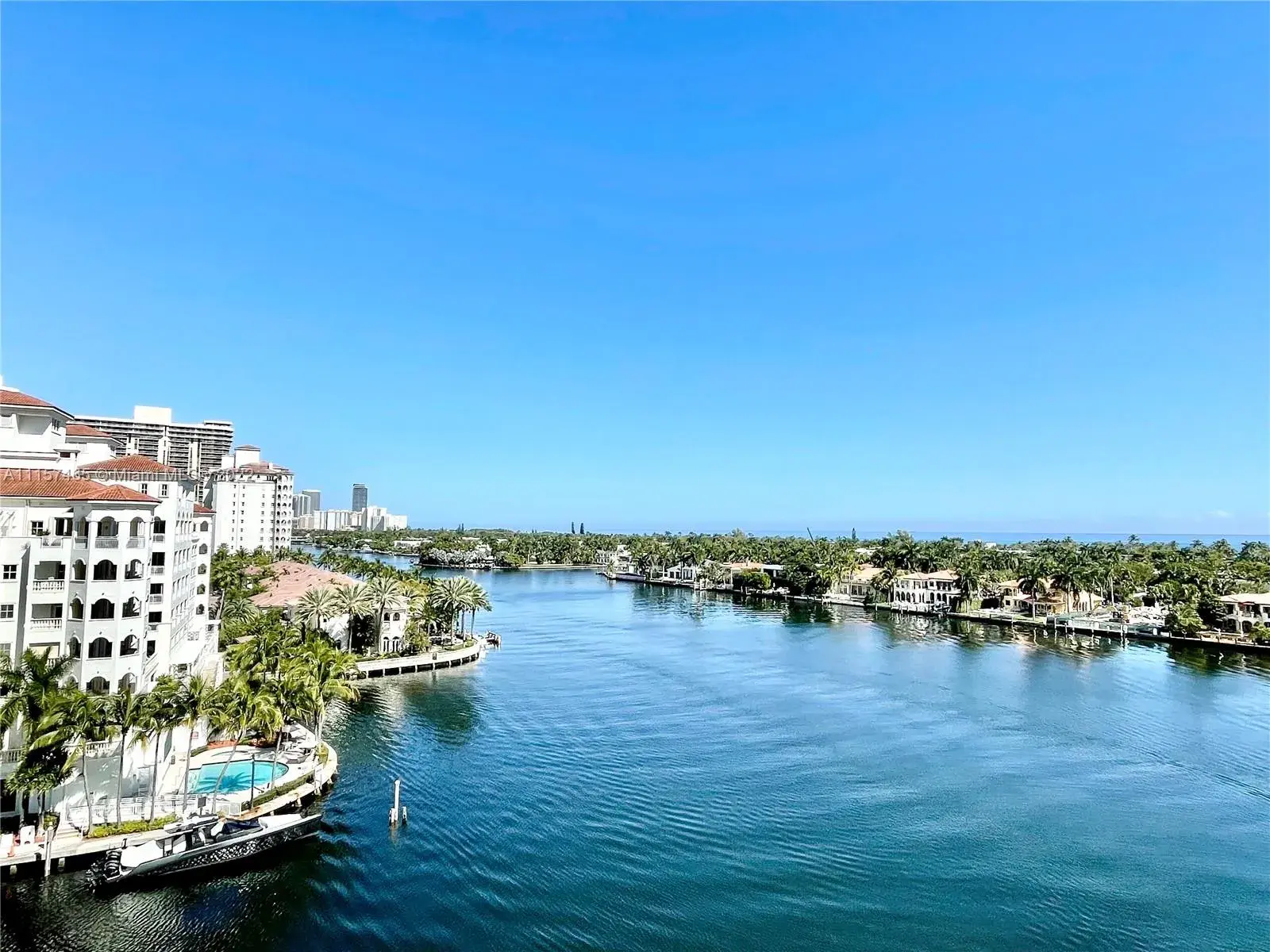 2 bedroom 2 bath Residential Lease for rent at 19707 Turnberry Way # 9K, Aventura FL 33180