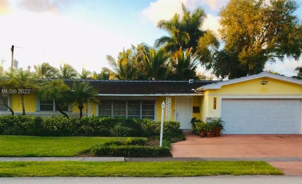 1960 NE 197th Ter, Miami FL 33179