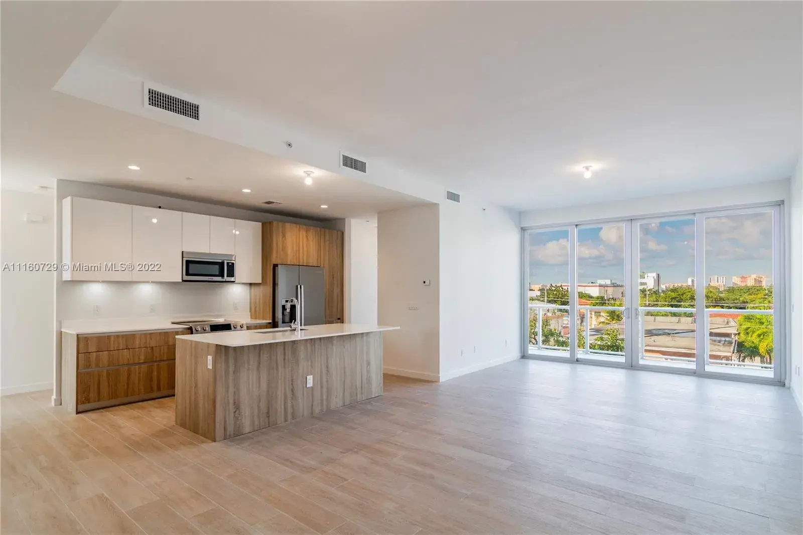 3 bedroom 3 bath Residential for sale at 545 SW 11th St # 308, Miami FL 33129