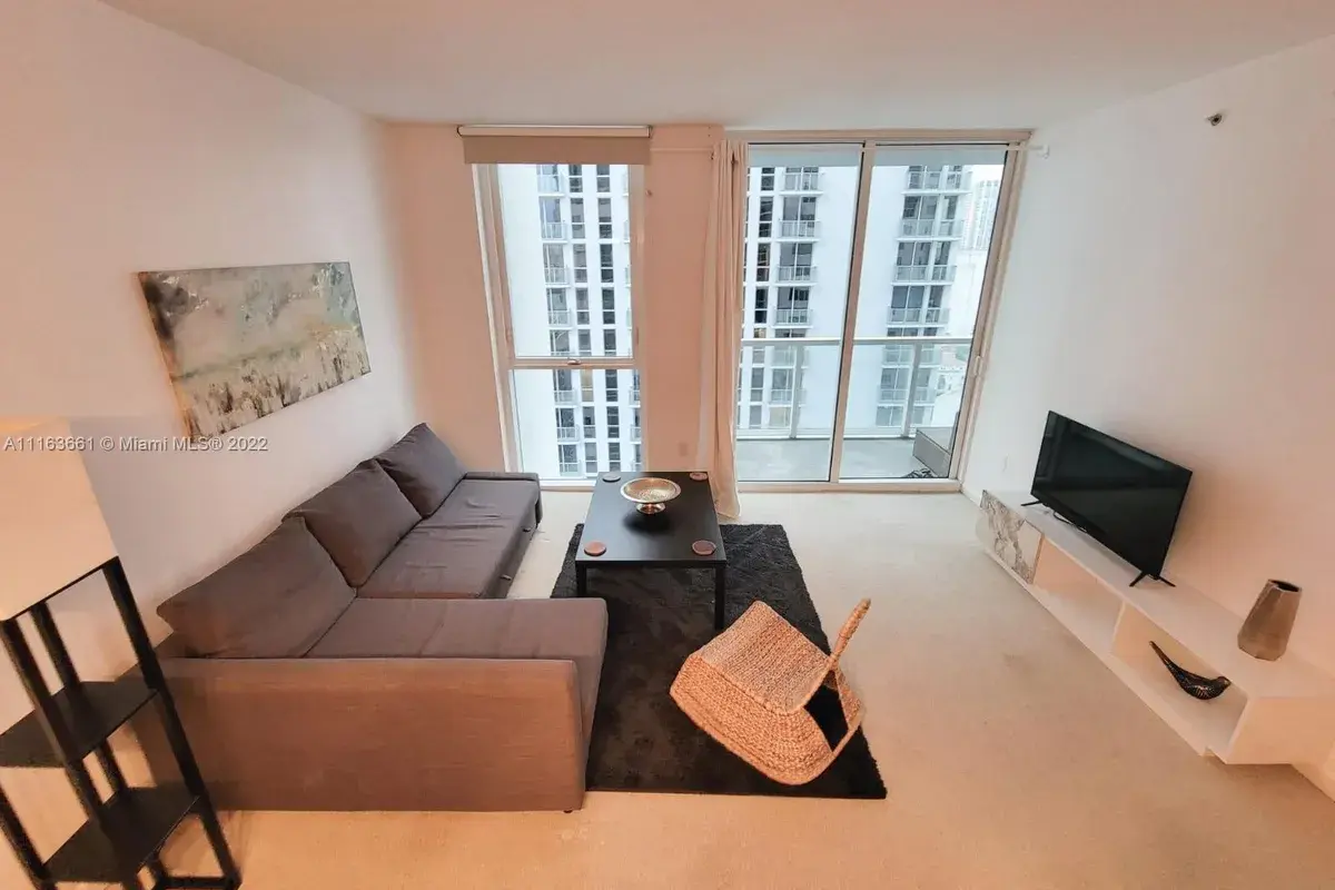 253 NE 2nd St # 2606, Miami FL 33132
