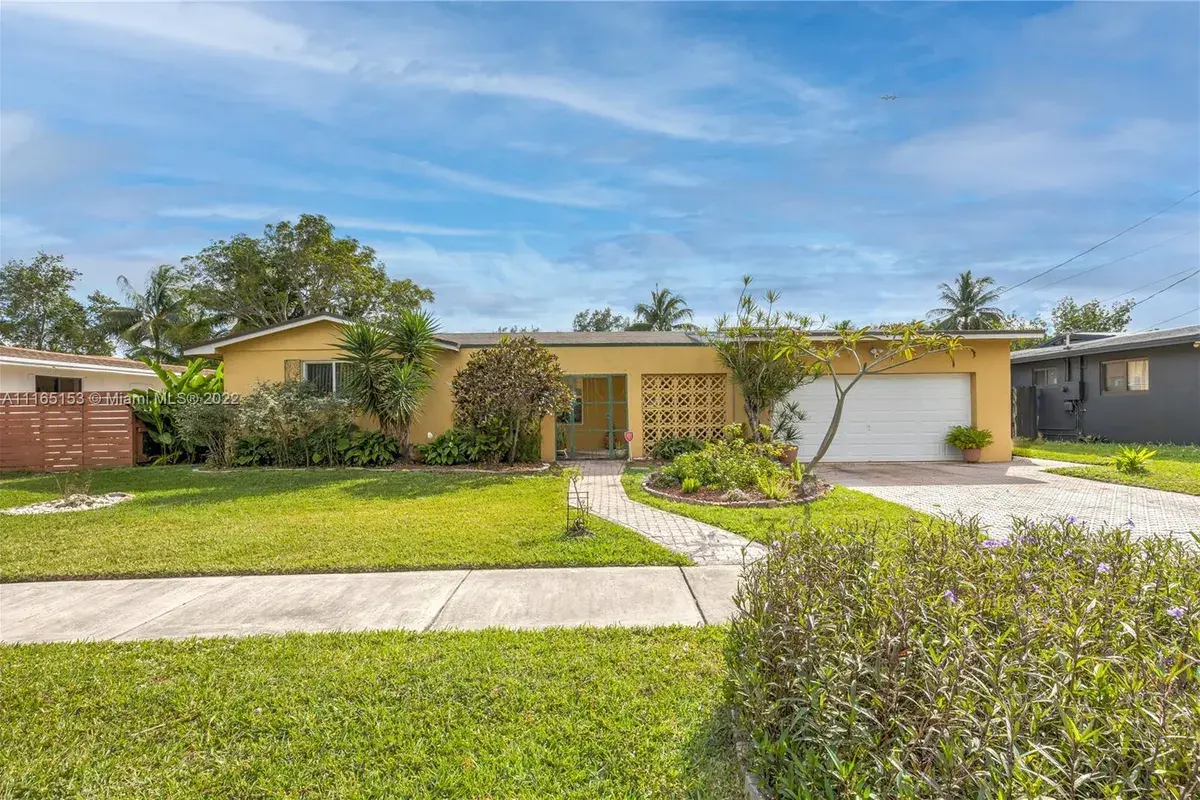 2350 NE 193rd St, Miami FL 33180