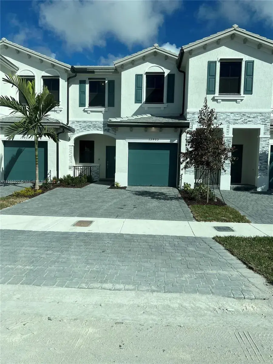 3 bedroom 2 bath Residential for sale at 13405 SW 287th Ter, Homestead FL 33033