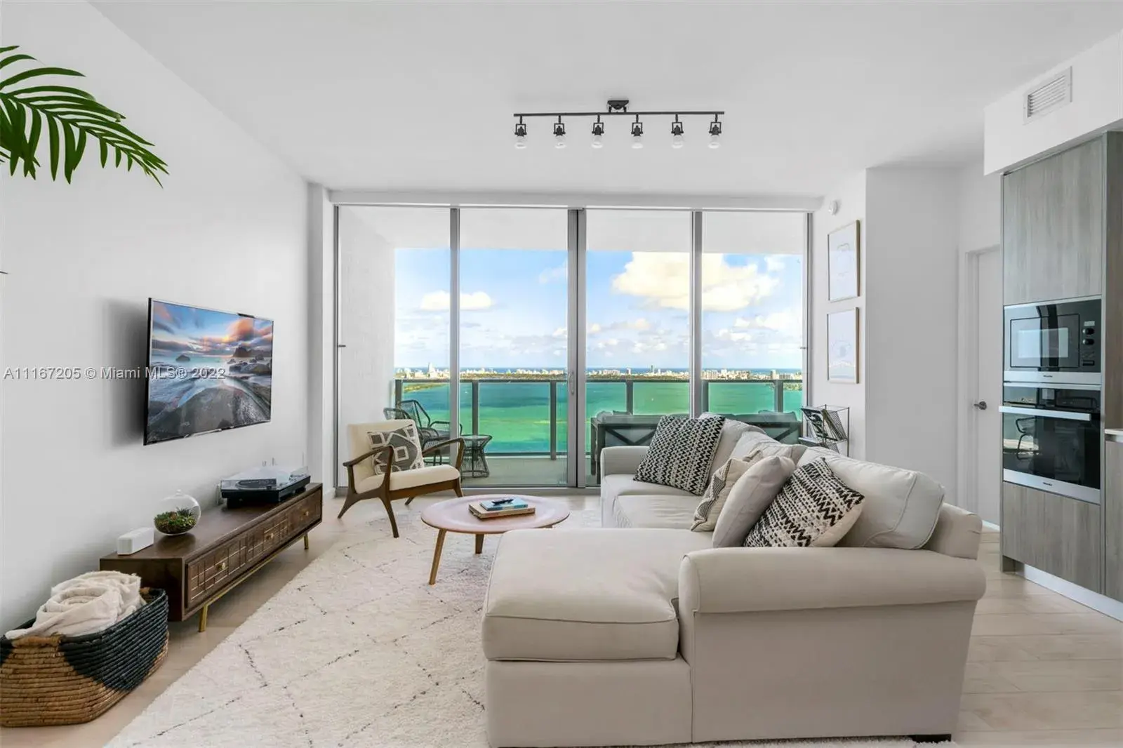 2 bedroom 2 bath Residential Lease for rent at 2900 NE 7th Ave # 3604, Miami FL 33137