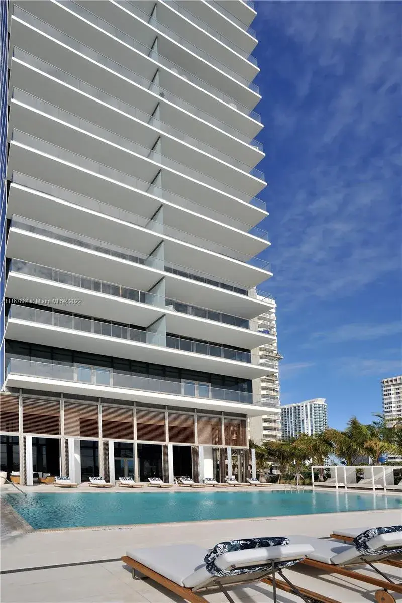 2000 S Ocean Dr, Hallandale Beach FL 33009