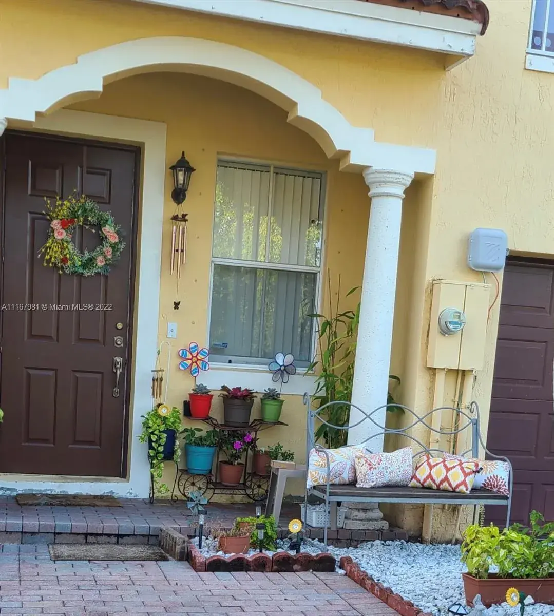 14973 SW 8th Ter, Miami FL 33194