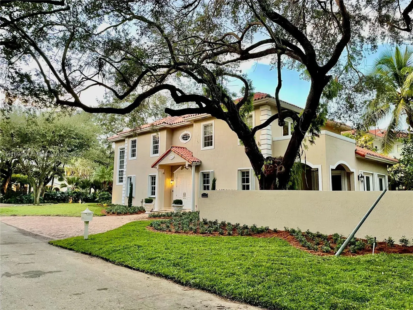 4 bedroom 4 bath Residential Lease for rent at 4741 SW 74th St, Miami FL 33143