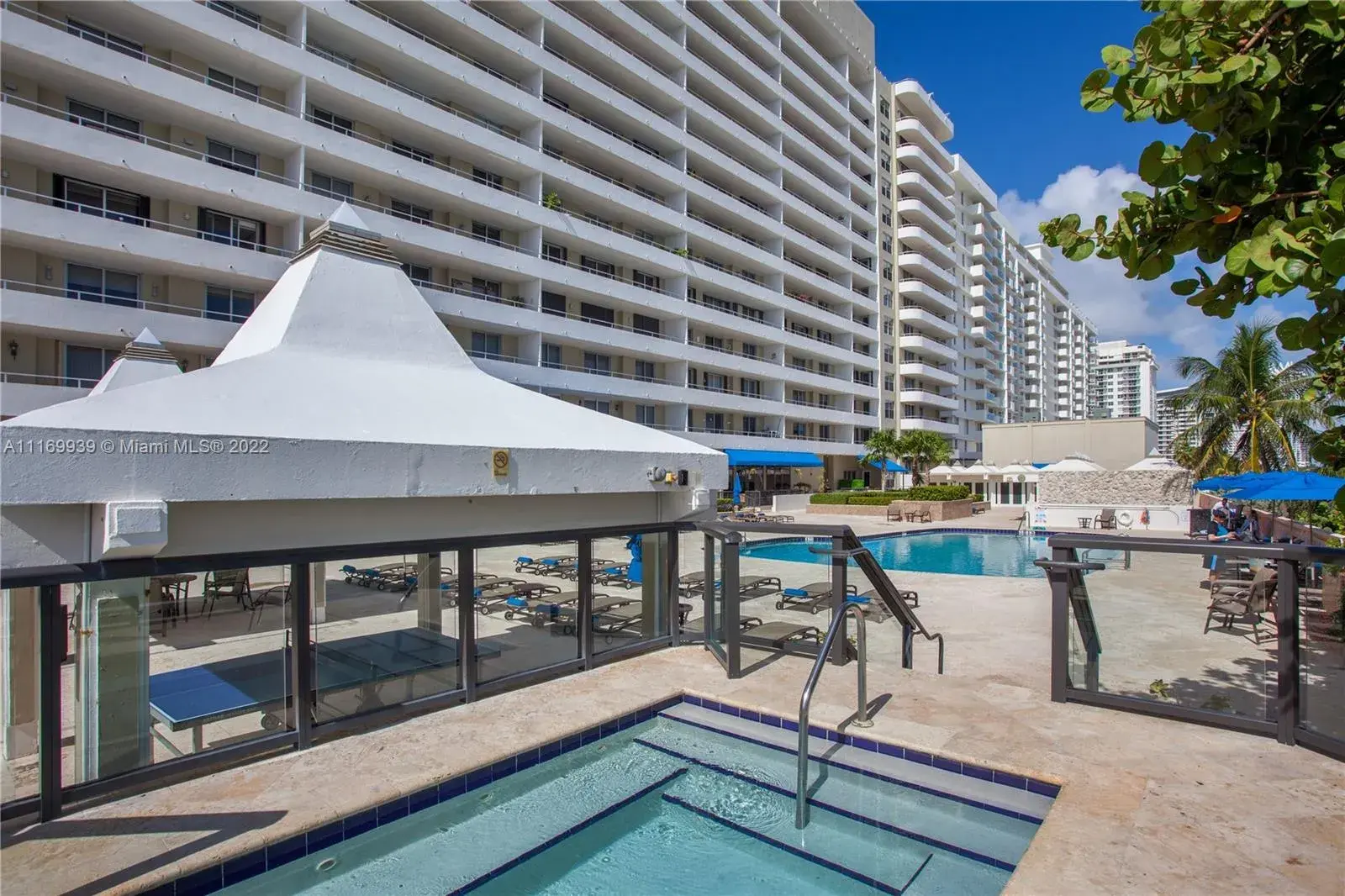 5555 Collins Ave # 10J, Miami Beach FL 33140