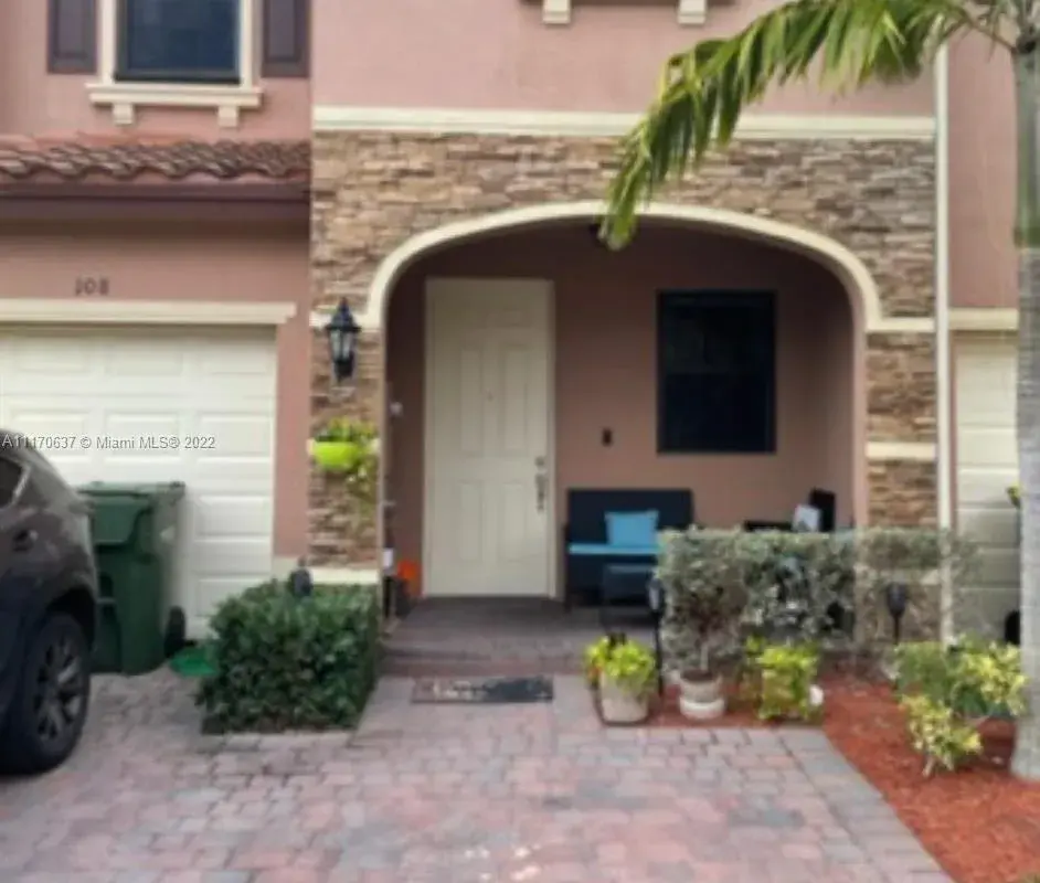 108 SE 34th Ter, Homestead FL 33033