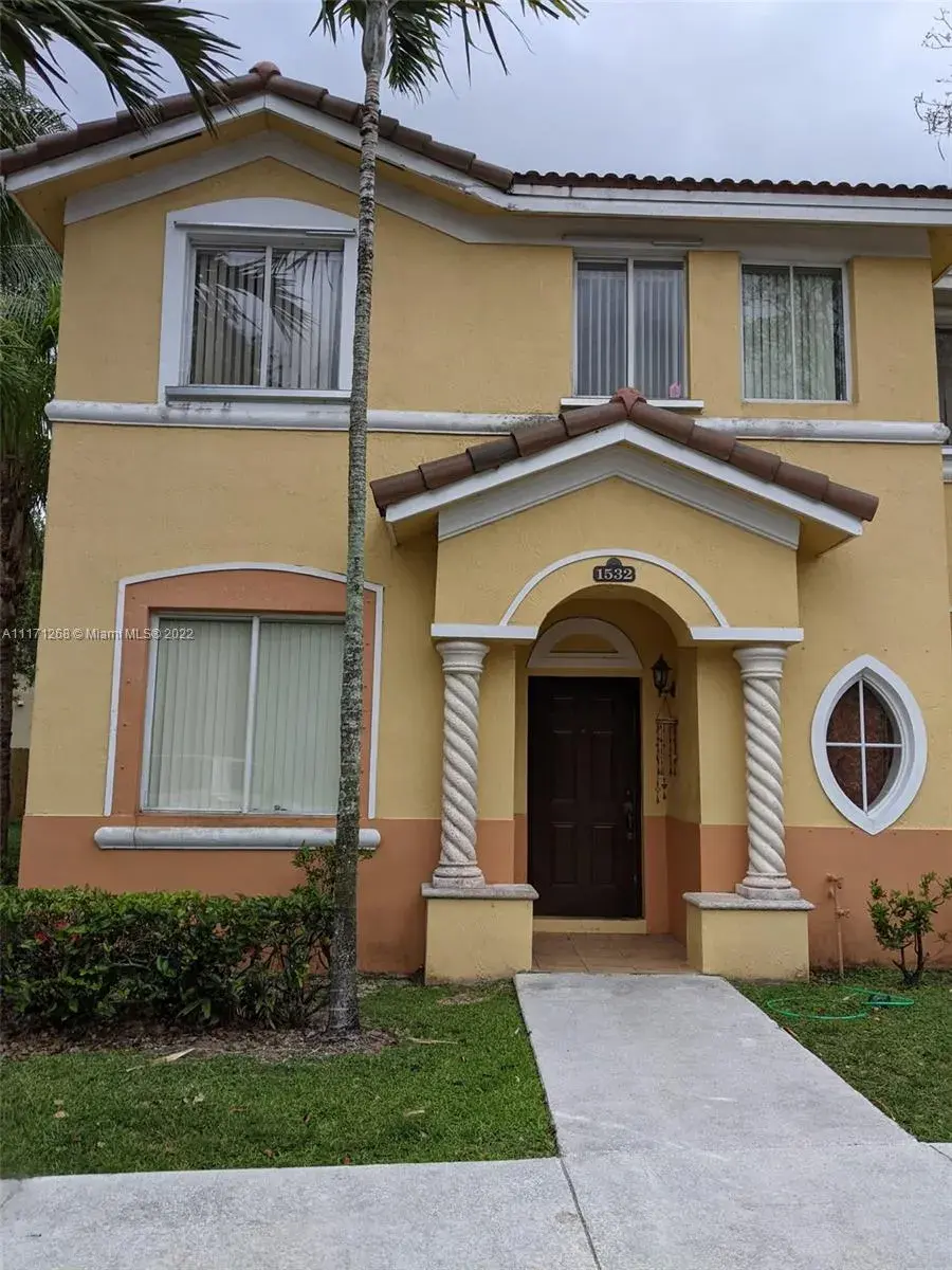 3 bedroom 3 bath Residential for sale at 1532 SE 24th Ct # 211, Homestead FL 33035