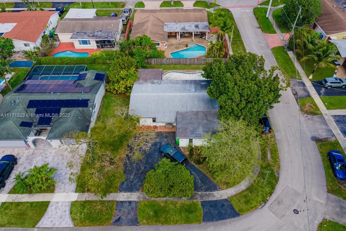 8501 NW 21st Ct, Sunrise FL 33322