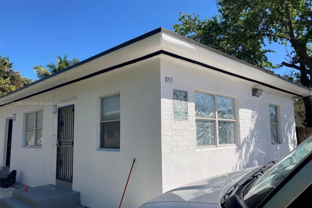 7031 NW 6th Ct, Miami FL 33150
