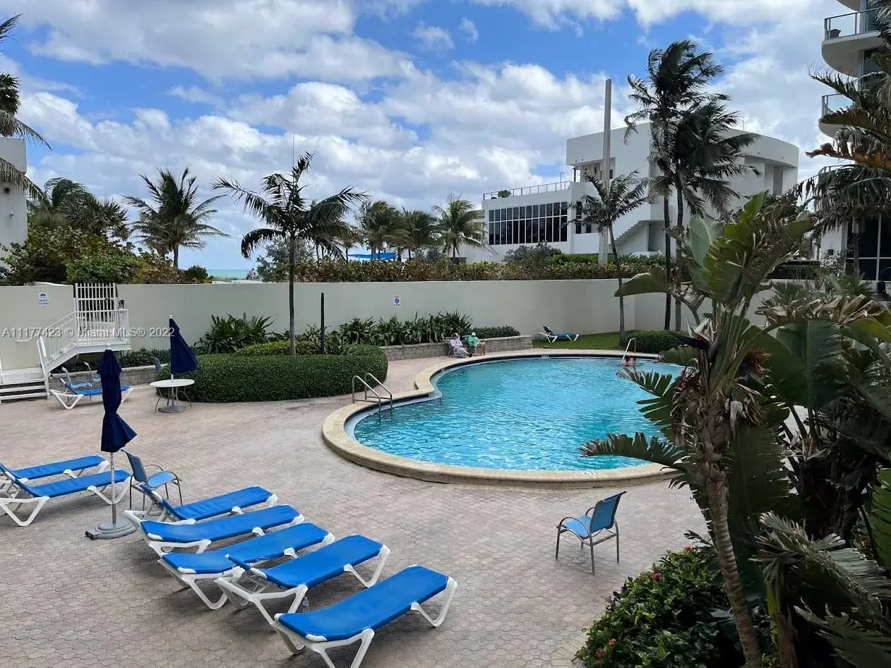 1 bedroom 1 bath Residential for sale at 4001 S Ocean Dr # 5K, Hollywood FL 33019