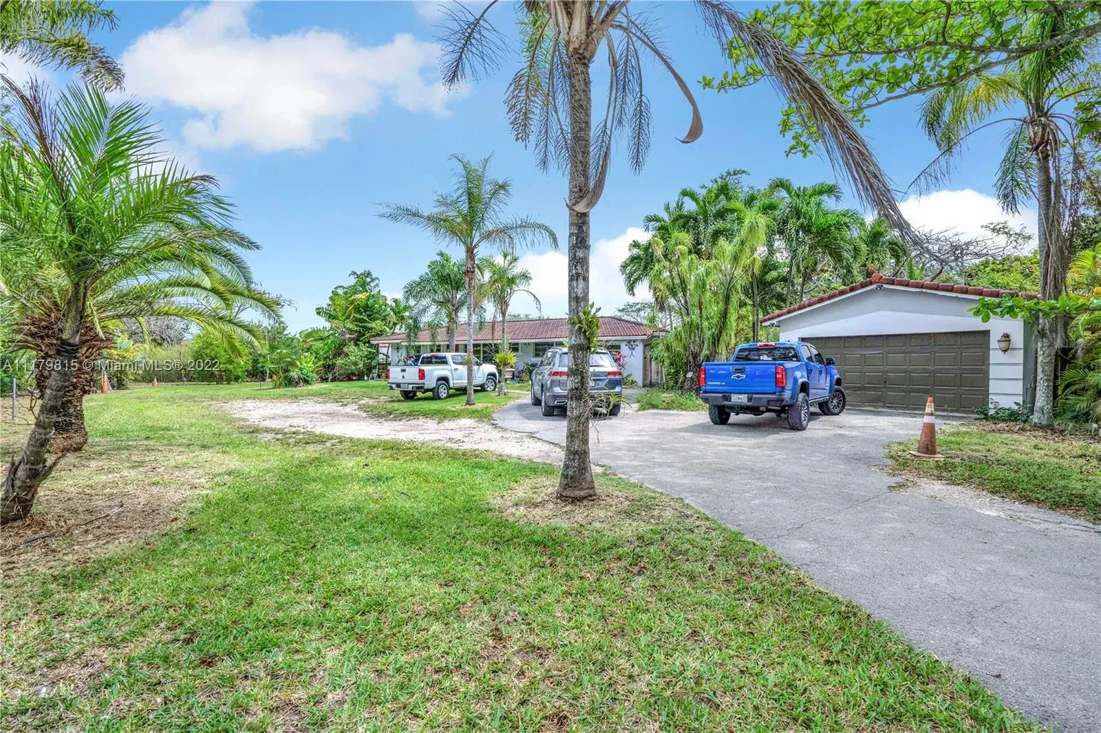 3 bedroom 2 bath Residential for sale at 13650 SW 200th St, Miami FL 33177