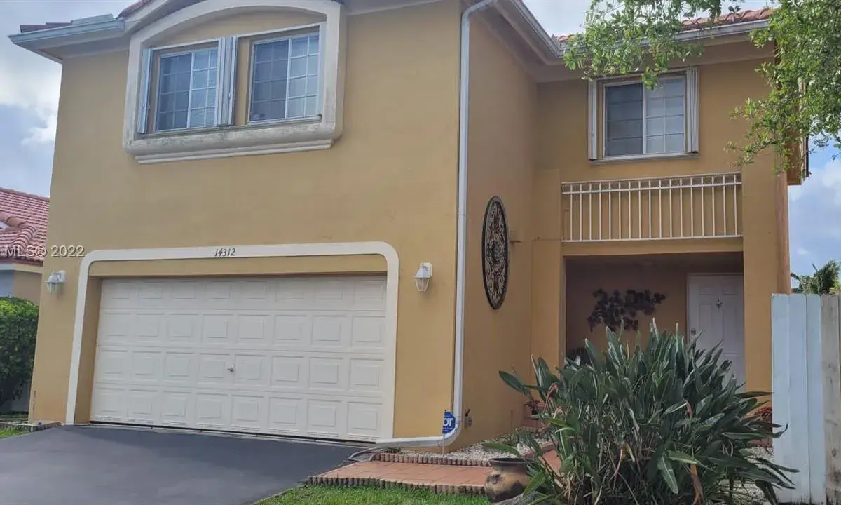 14312 SW 176th Ter, Miami FL 33177