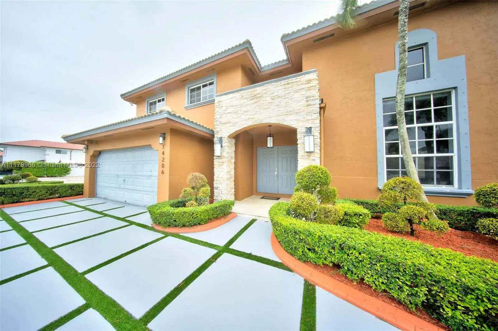14206 SW 164th Ter, Miami FL 33177