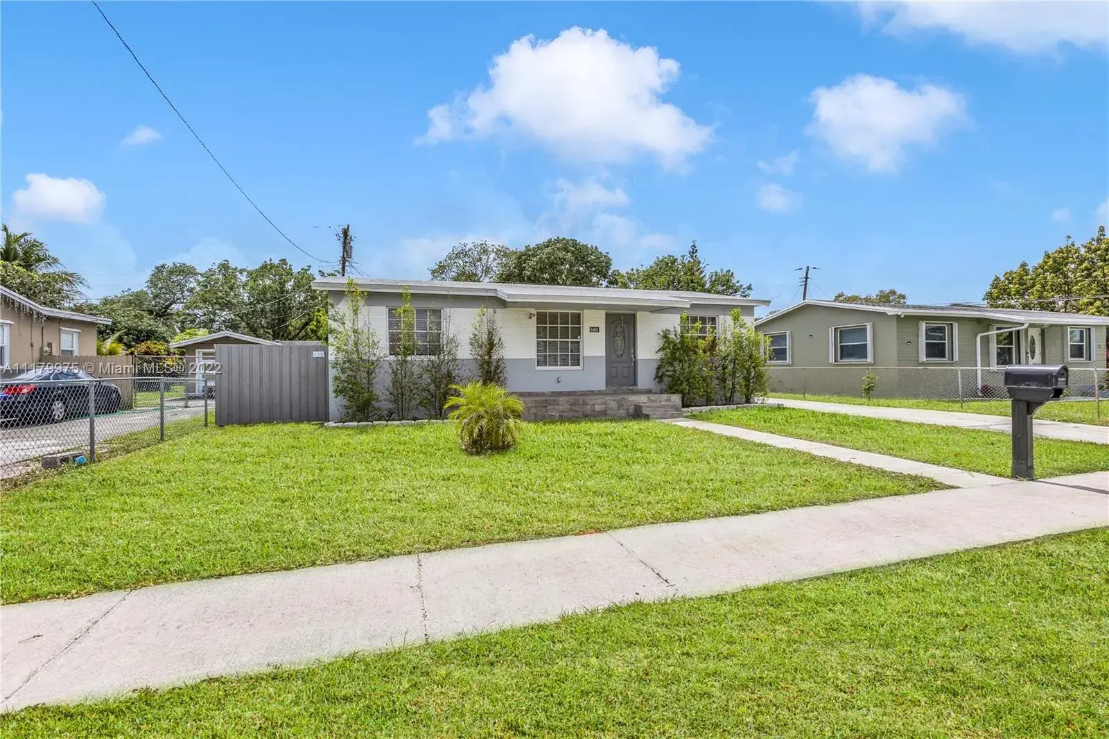 6460 Mcclellan St, Hollywood FL 33024