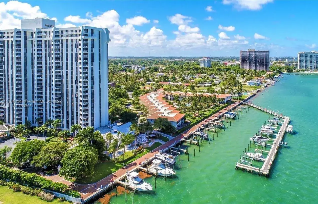 2 bedroom 3 bath Residential for sale at 4000 Towerside Ter # 3, Miami FL 33138