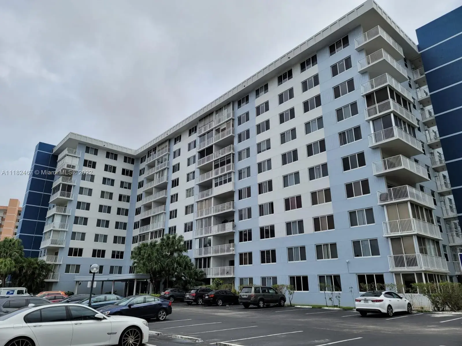 4200 Hillcrest Dr # 717, Hollywood FL 33021