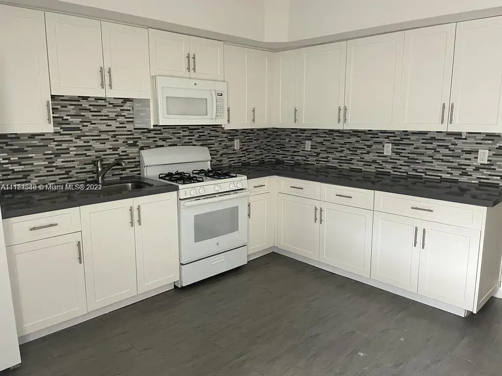 2 bedroom 2 bath Residential Lease for rent at 770 NE 123rd St # 25, North Miami FL 33161
