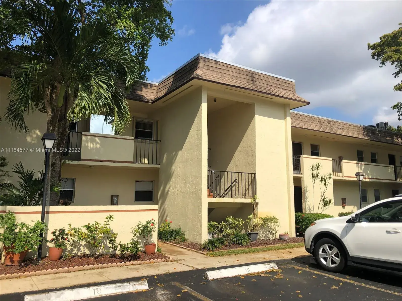5525 N Lakewood Cir N # 222, Margate FL 33063