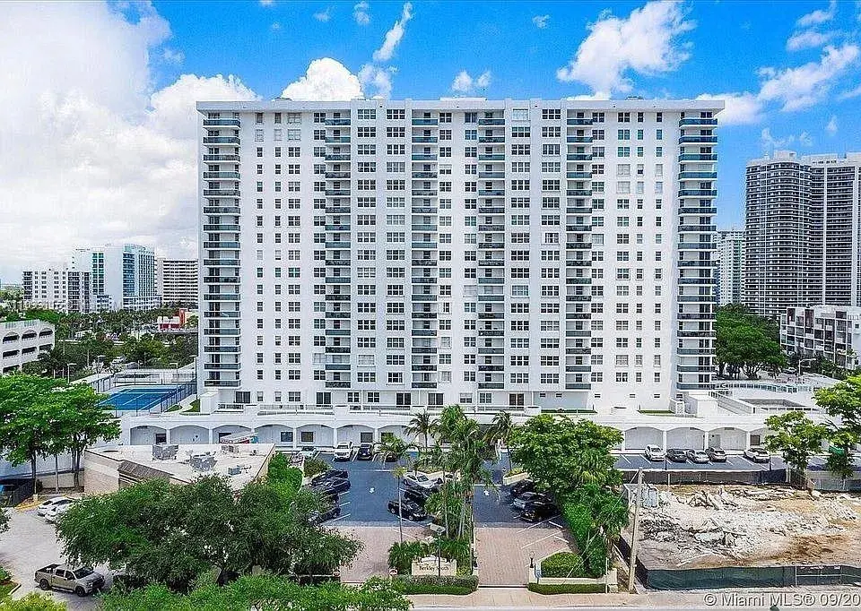 2 bedroom 2 bath Residential for sale at 3015 N Ocean Blvd # 6A, Fort Lauderdale FL 33308