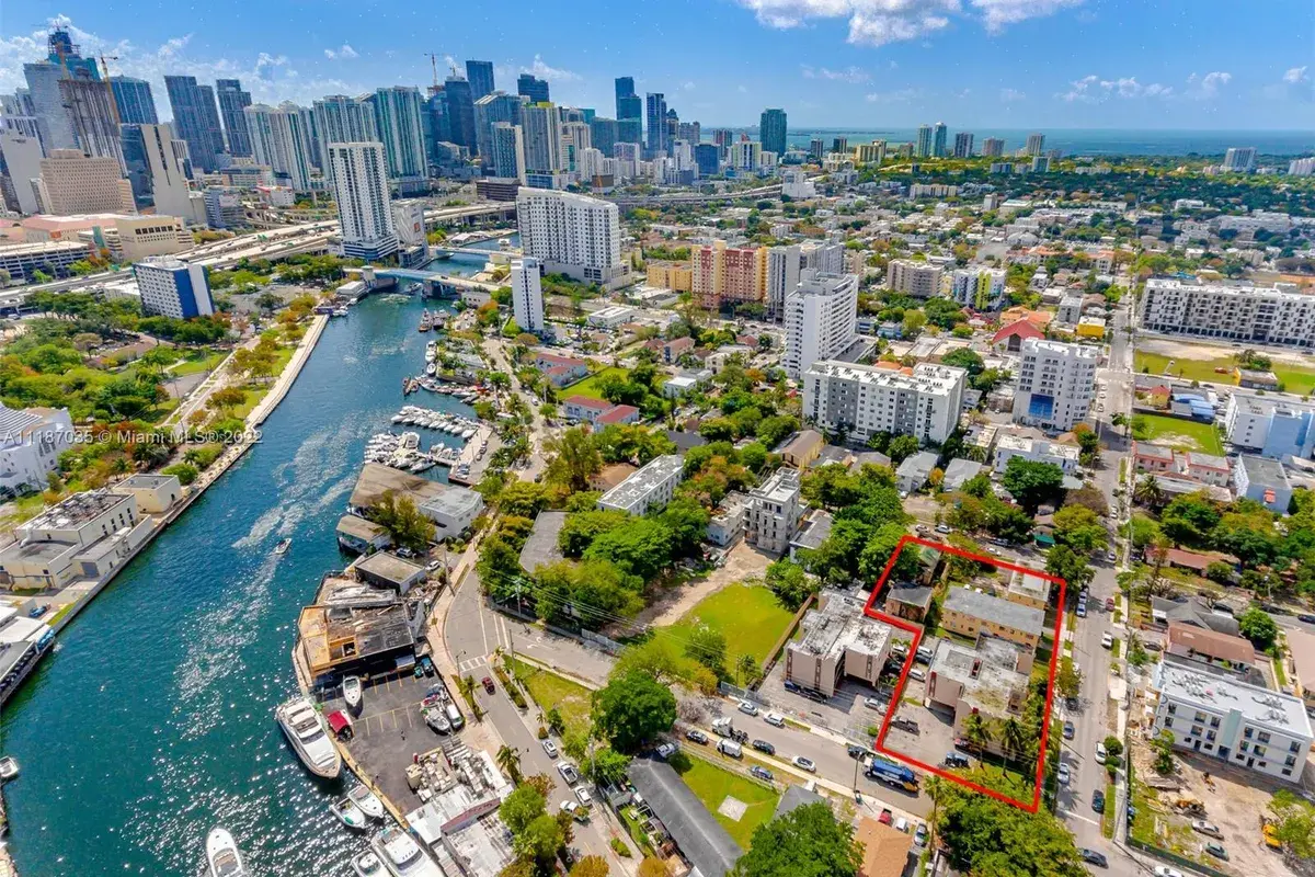 690 NW 3rd St, Miami FL 33128