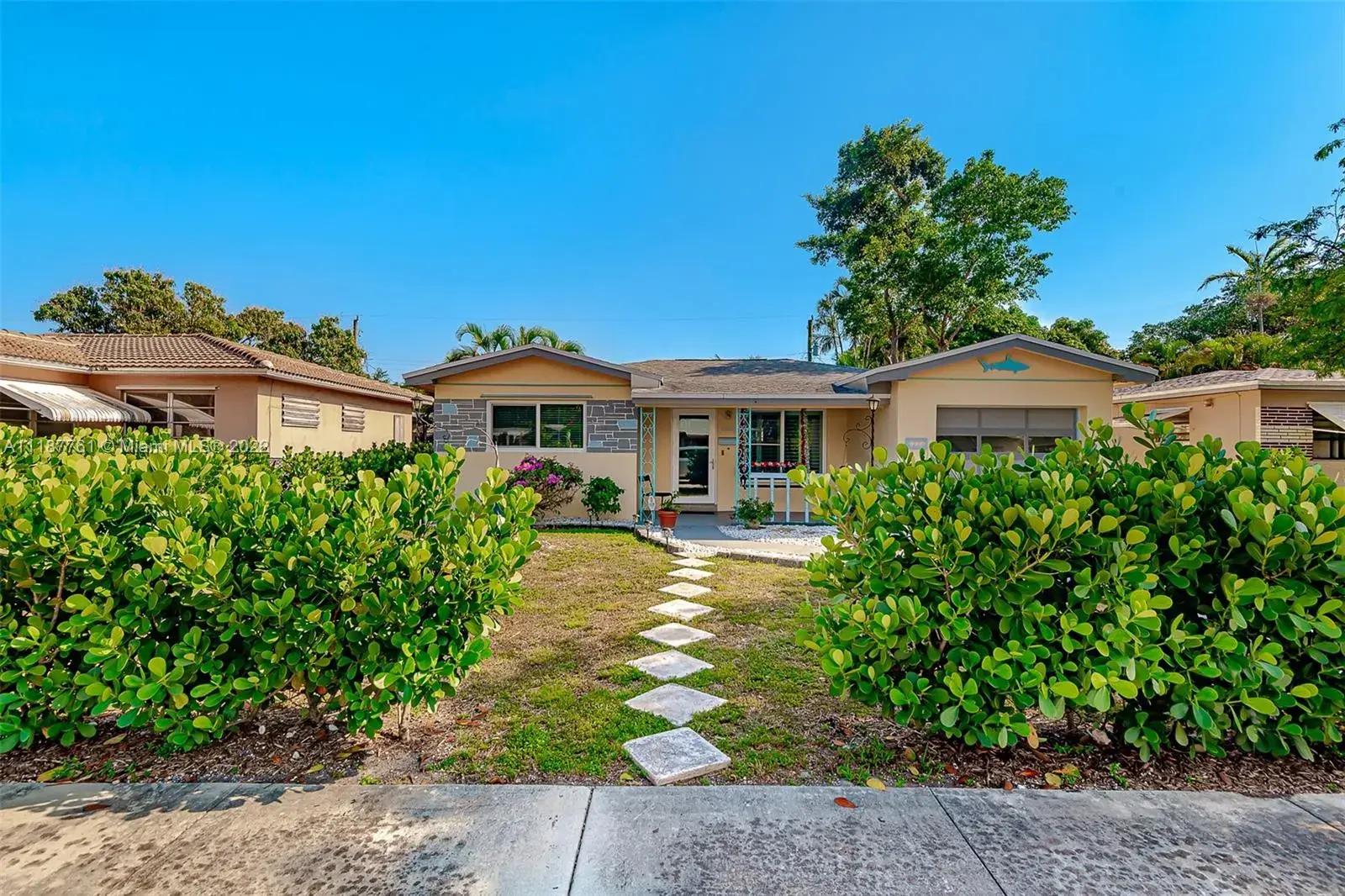 2 bedroom 1 bath Residential for sale at 2226 Coolidge St, Hollywood FL 33020