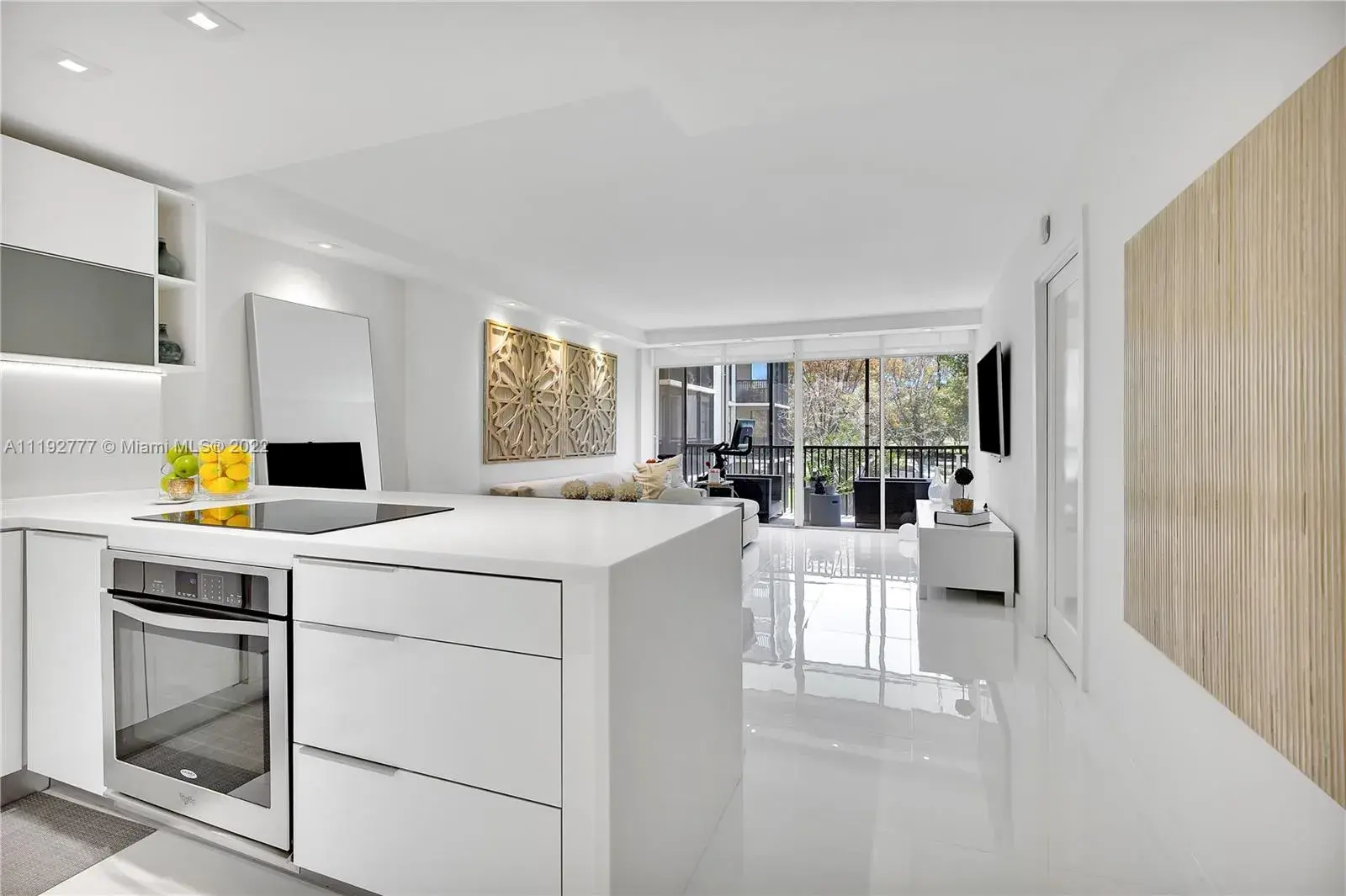 1 bedroom 1 bath Residential for sale at 3101 N Country Club Dr # 206, Aventura FL 33180