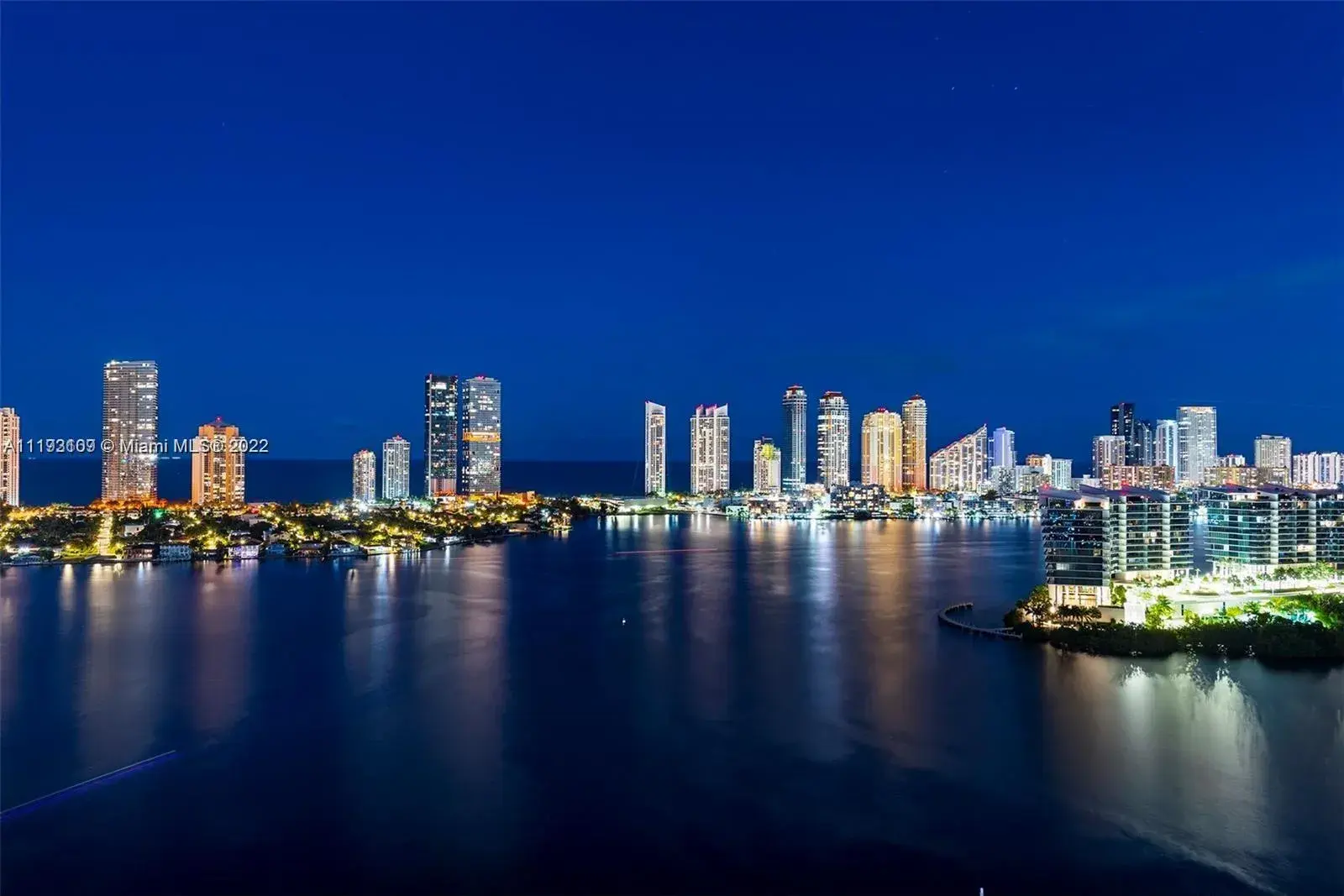 3 bedroom 3 bath Residential Lease for rent at 3370 NE 190th St # 3311, Aventura FL 33180