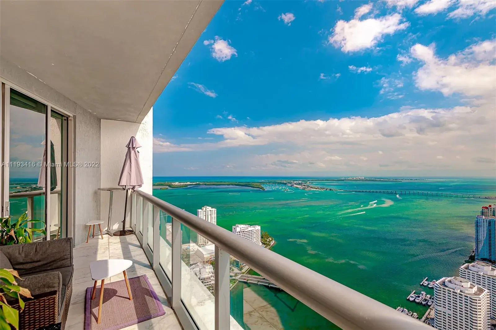 1 bedroom 1 bath Residential Lease for rent at 495 Brickell Ave # 5707, Miami FL 33131