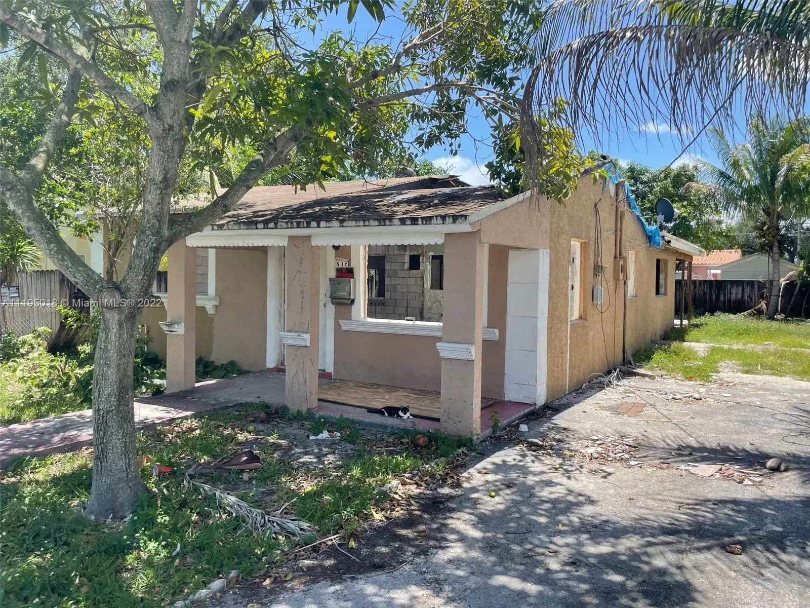 5 bedroom 3 bath Residential for sale at 635 SW 9th St, Hallandale Beach FL 33009