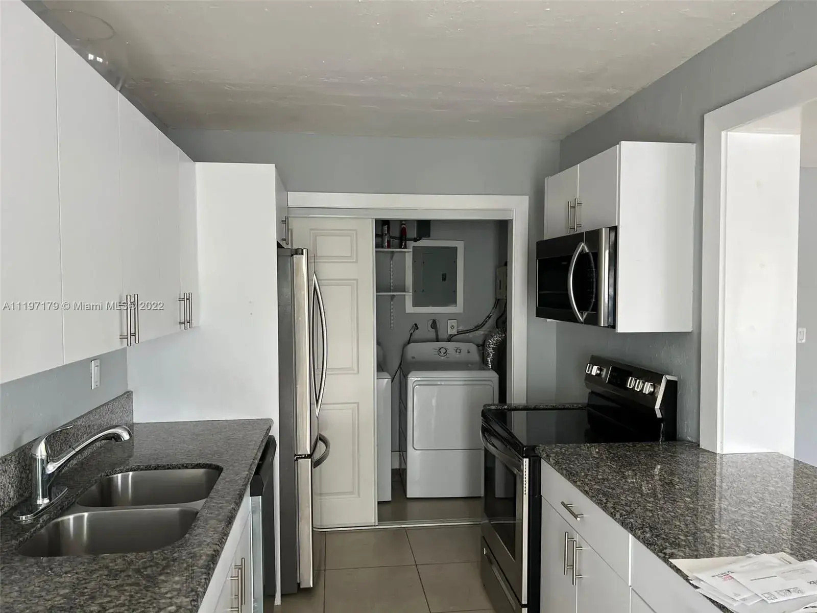 800 N 69th Ave, Hollywood FL 33024