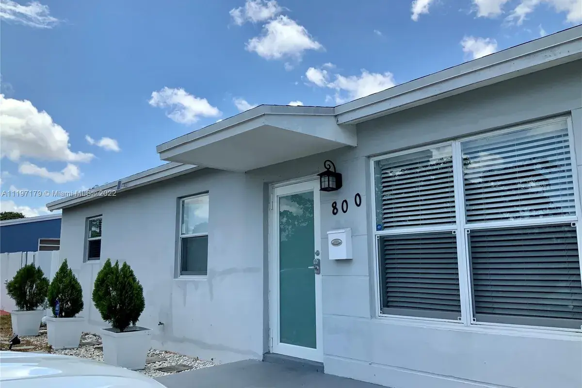 800 N 69th Ave, Hollywood FL 33024