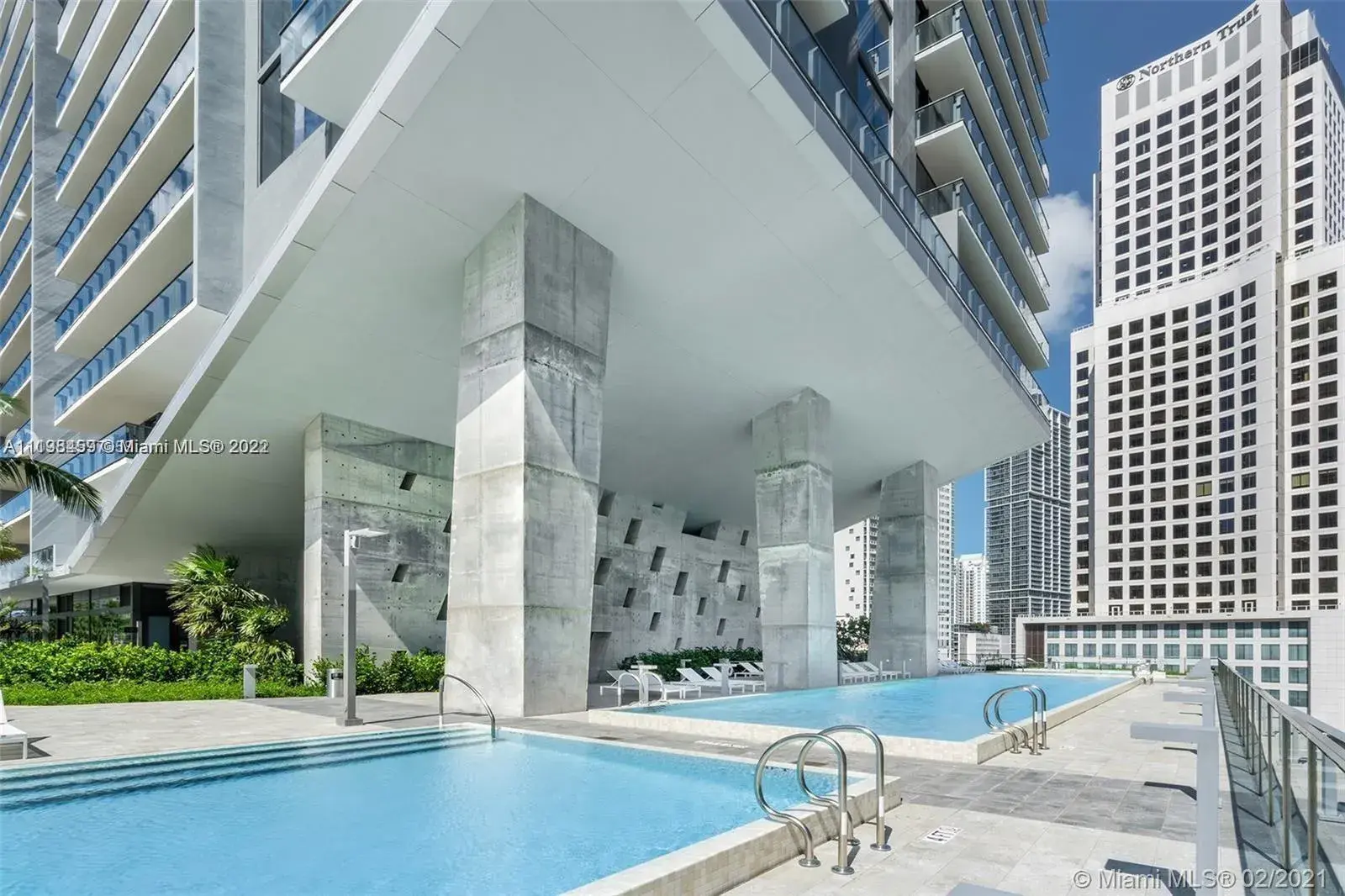 2 bedroom 2 bath Residential for sale at 68 SE 6th St # 1012, Miami FL 33131