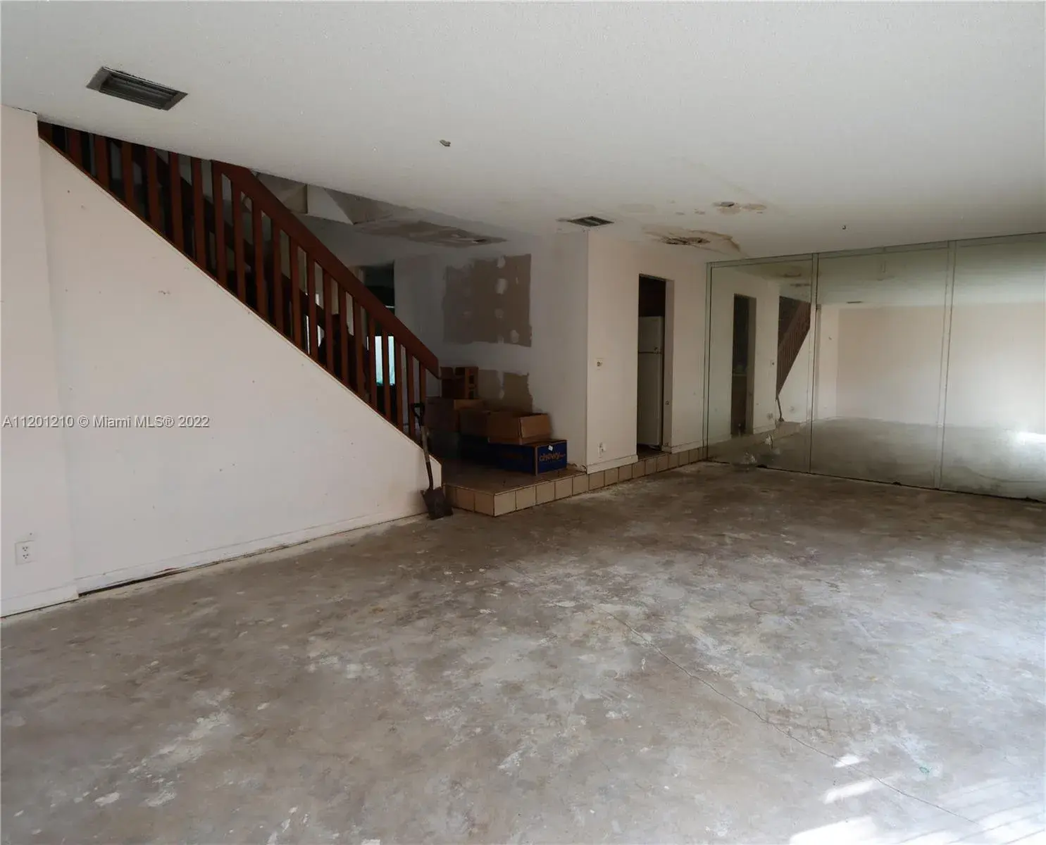 4 bedroom 2 bath Residential for sale at 8223 NW 8th St # 11, Plantation FL 33324