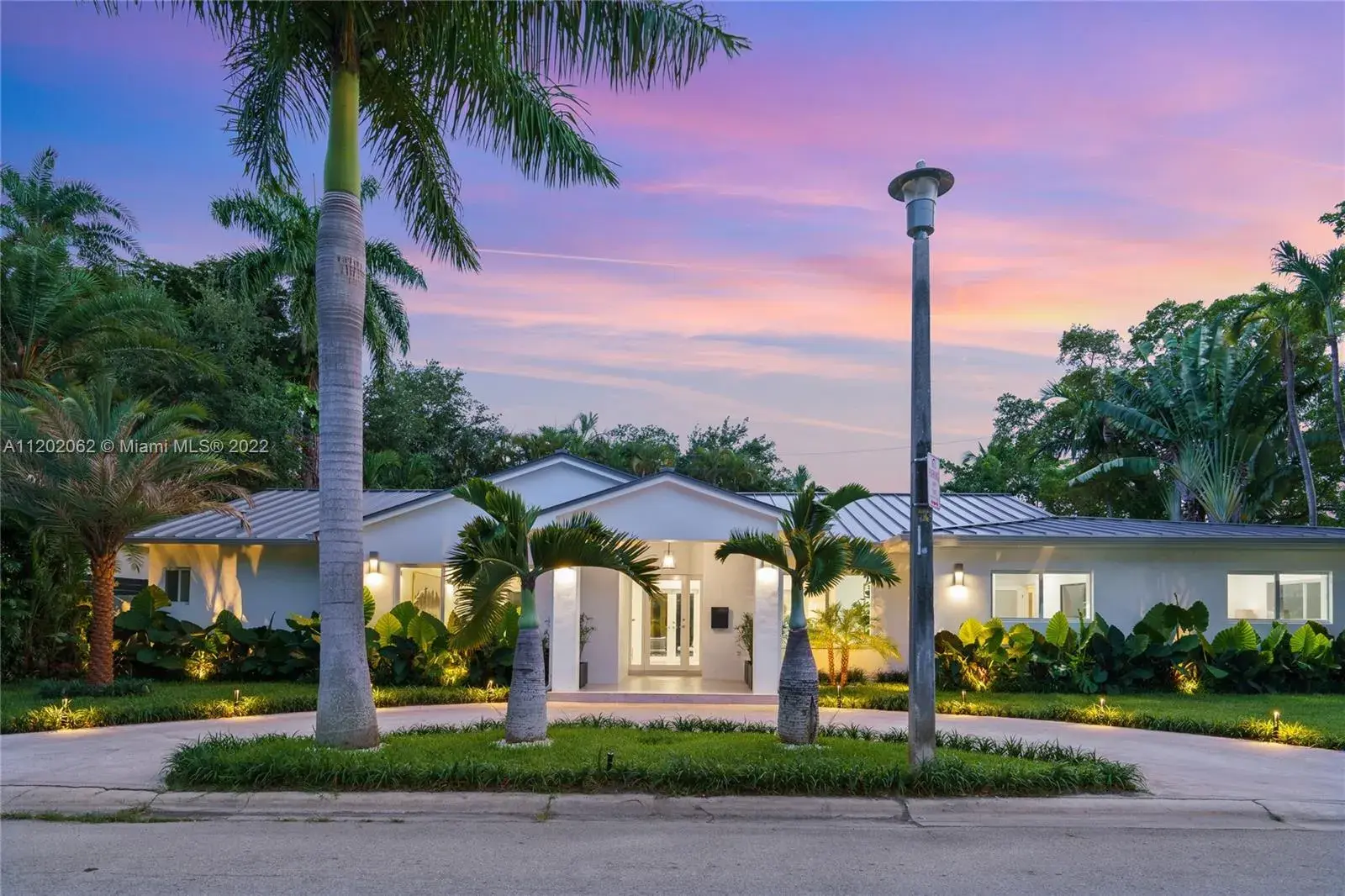 4 bedroom 3 bath Residential for sale at 3500 E Glencoe St, Miami FL 33133